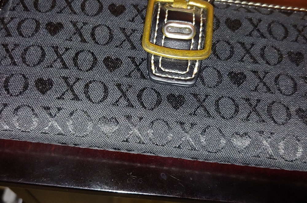 XOXO Large Credit 💳 Wallet